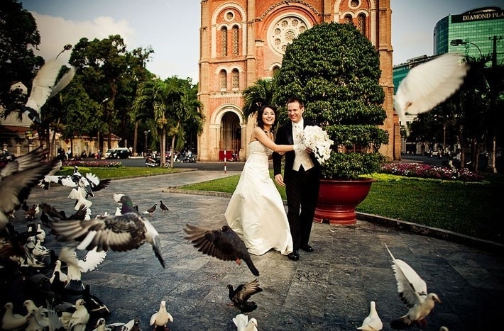 20 Địa điểm chụp ảnh cưới đẹp ở Sài Gòn đẹp nhất - Nhà thờ Đức Bà