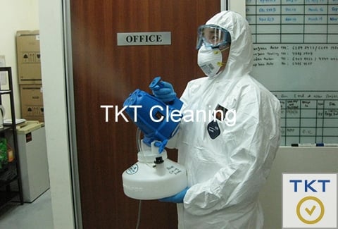 Phun xịt khử trùng tại văn phòng cong ty TKT