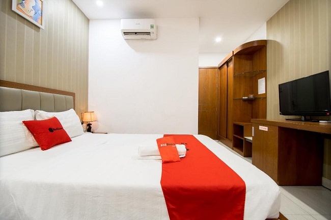 RedDoorz Plus là Top 10 Khách sạn giá "rẻ mà tốt" nhất Quận Tân Bình