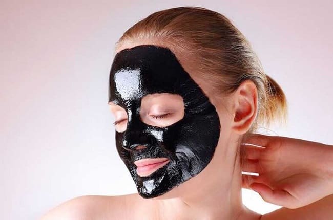 Cách làm mặt nạ than hoạt tính lột mụn đầu đen