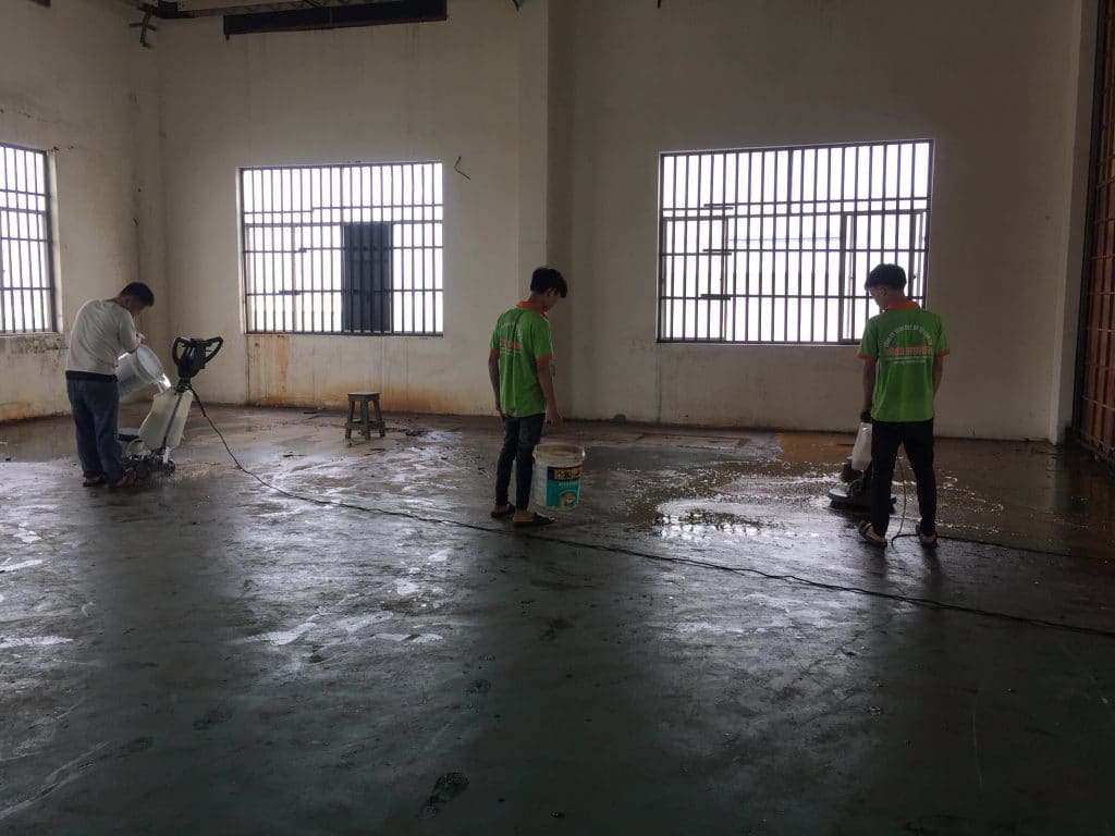 Giá dịch vụ vệ sinh công nghiệp Thành Hưng