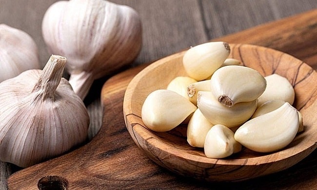 Cách để móng tay dài bằng dầu Oliu