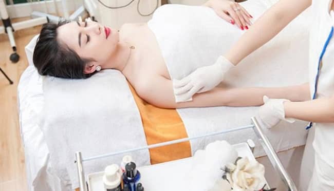 Truyền trắng da có hại không?