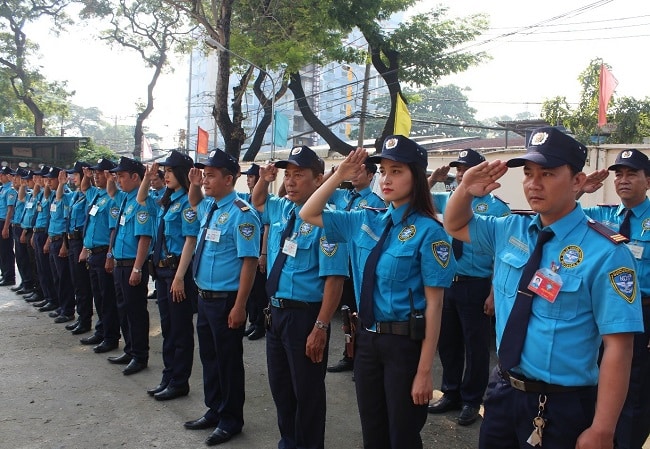 Công ty bảo vệ ngày đêm