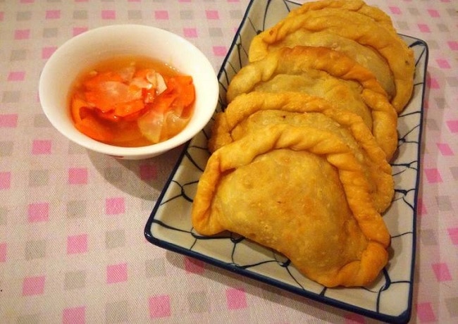 Bánh quai vạc là Top 10 đặc sản Bình Thuận hấp dẫn khó quên mà bạn không thể bỏ qua