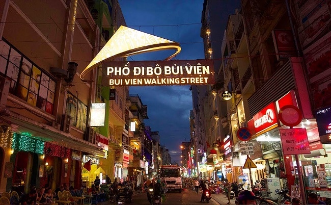 Phố Tây Bùi Viện là Top 10 địa điểm chơi Tết hấp dẫn nhất tại TP. Hồ Chí Minh