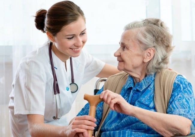 Dịch vụ chăm sóc người già tại nhà ở TPHCM