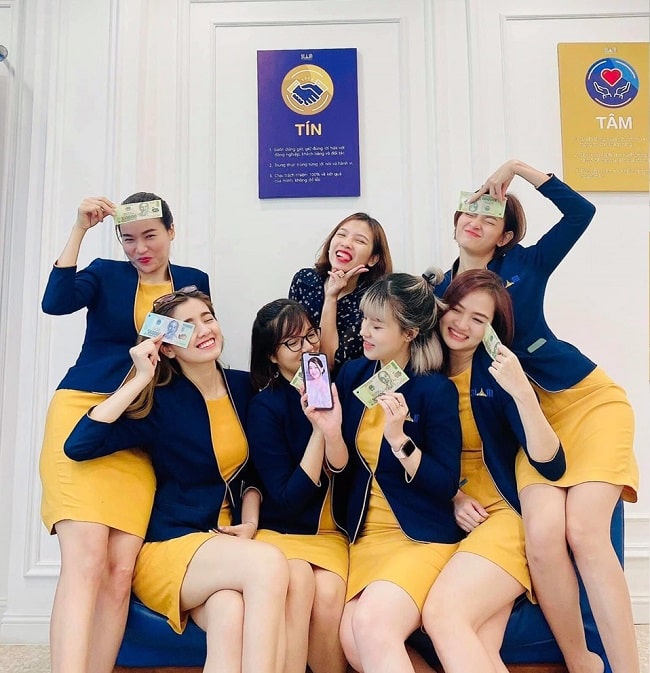 Đồng phục công sở do Nhà May Kiều Oanh Thực hiện