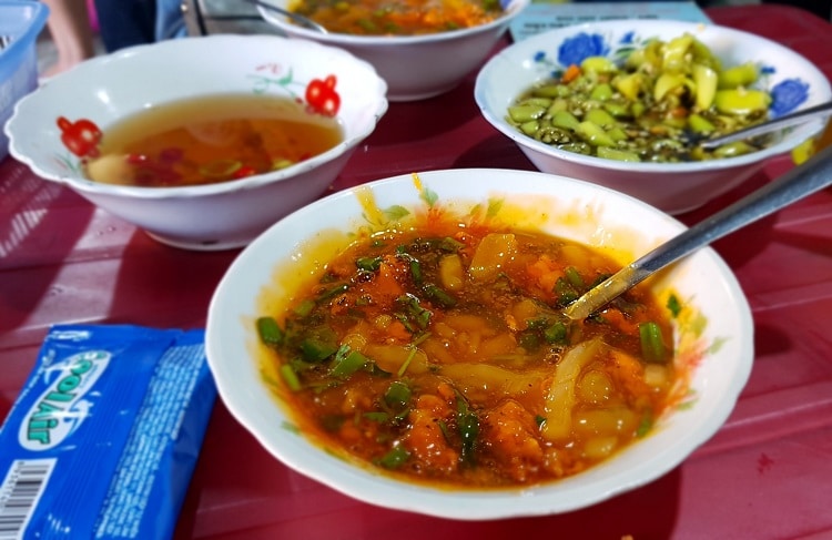 Top 10 quán ăn ngon lâu đời và nổi tiếng nhất ở Huế - Bánh canh nam phổ
