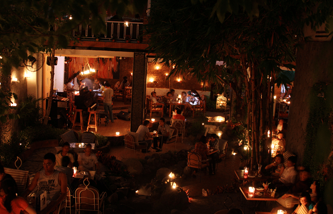 Nến Café là Top 10 Quán cà phê đẹp nhất quận Phú Nhuận, TP. Hồ Chí Minh