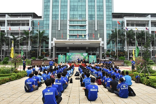 Trung tâm dịch vụ sinh viên trường ĐH Sư Phạm Kỹ Thuật TP. HCM
