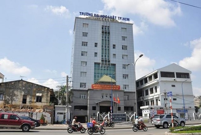 Trường Đại học Luật TP Hồ Chí Minh là Top 10 Trường đại học công lập tốt nhất TP. Hồ Chí Minh