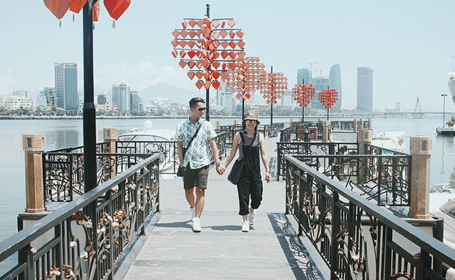 Cầu Khóa Tình Yêu