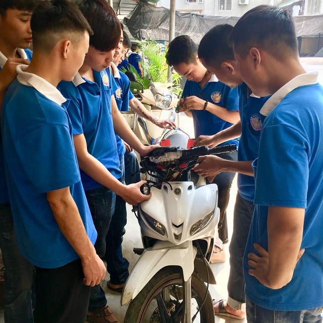 Học sửa chữa xe máy tại TPHCM