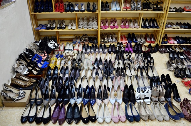 Top 5 xưởng giày dép chuyên sỉ uy tín tại Tp.HCM: Xưởng giày Moon Shoes